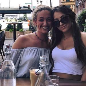 Meet your Posher, Kassandra